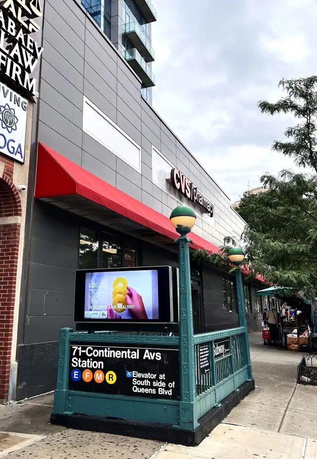 Nearby Subway Station to Dr. Yang's Office